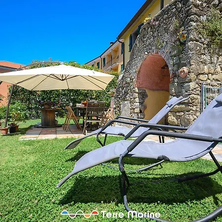 L'occhio Di Santa Lucia, Terre Marine Affittacamere