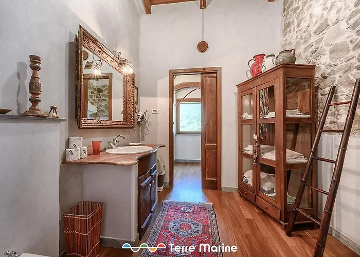 L'occhio Di Santa Lucia, Terre Marine Affittacamere